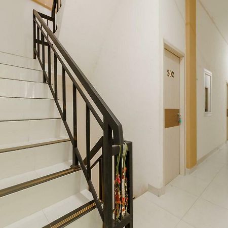 Reddoorz At Tara Homestay Palembang Extérieur photo