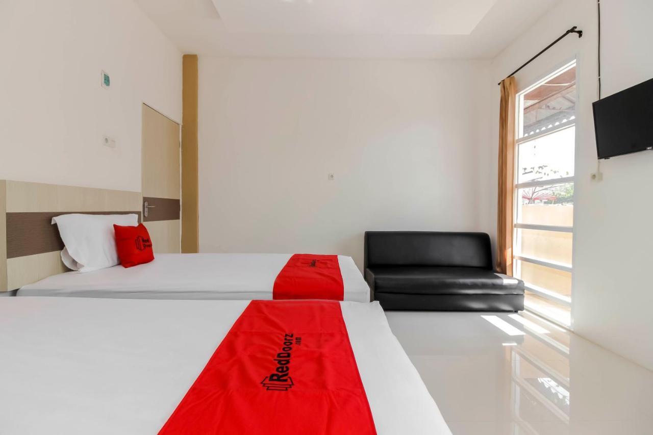 Reddoorz At Tara Homestay Palembang Extérieur photo