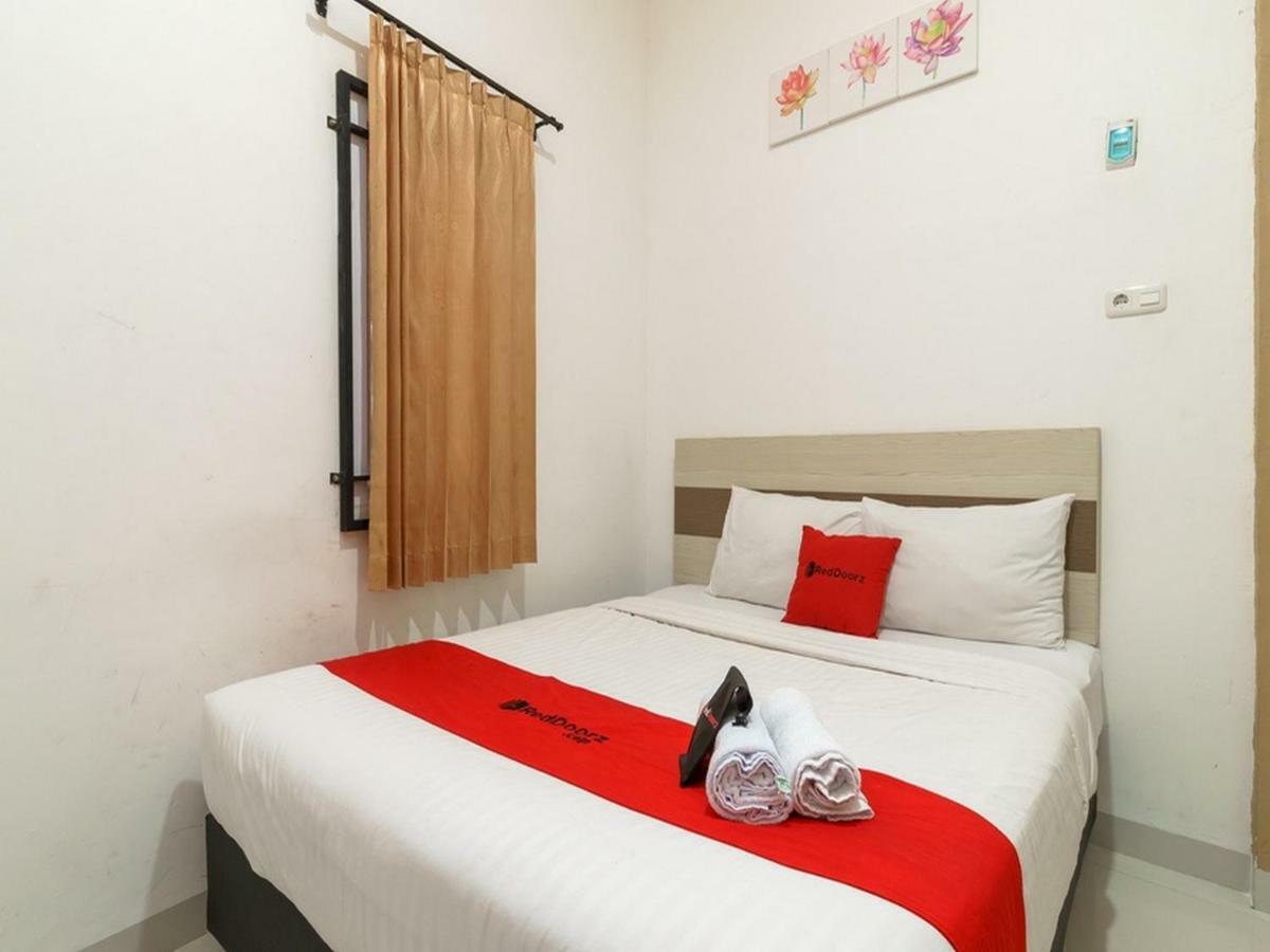 Reddoorz At Tara Homestay Palembang Extérieur photo