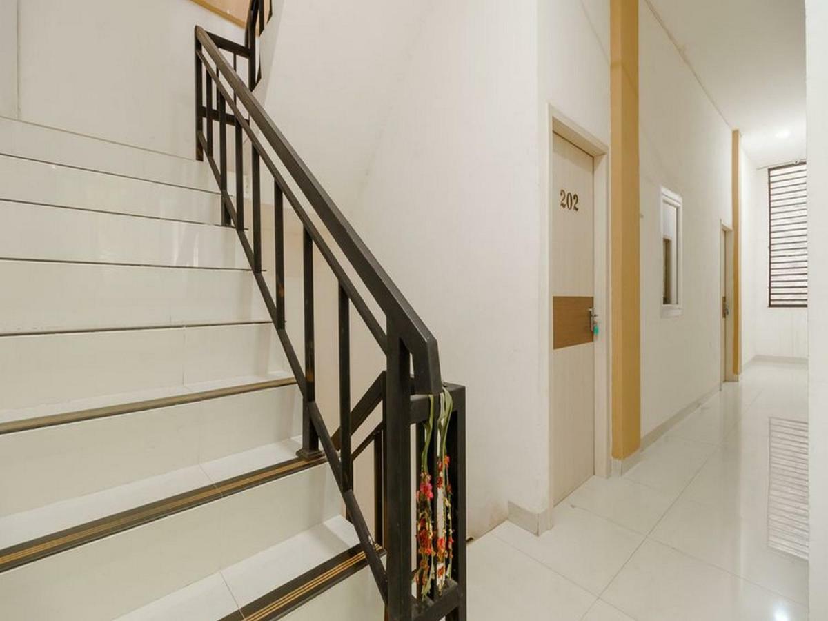 Reddoorz At Tara Homestay Palembang Extérieur photo