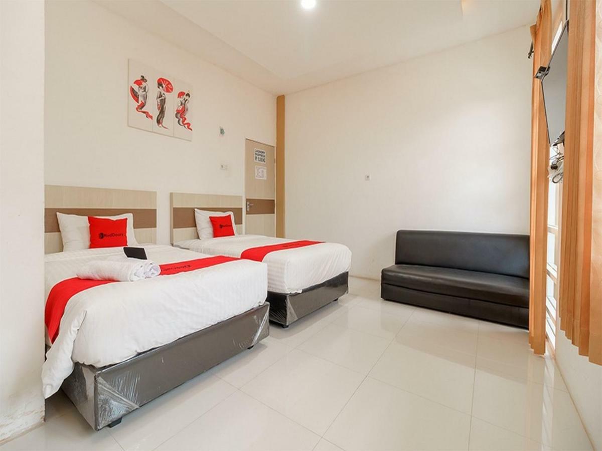 Reddoorz At Tara Homestay Palembang Extérieur photo